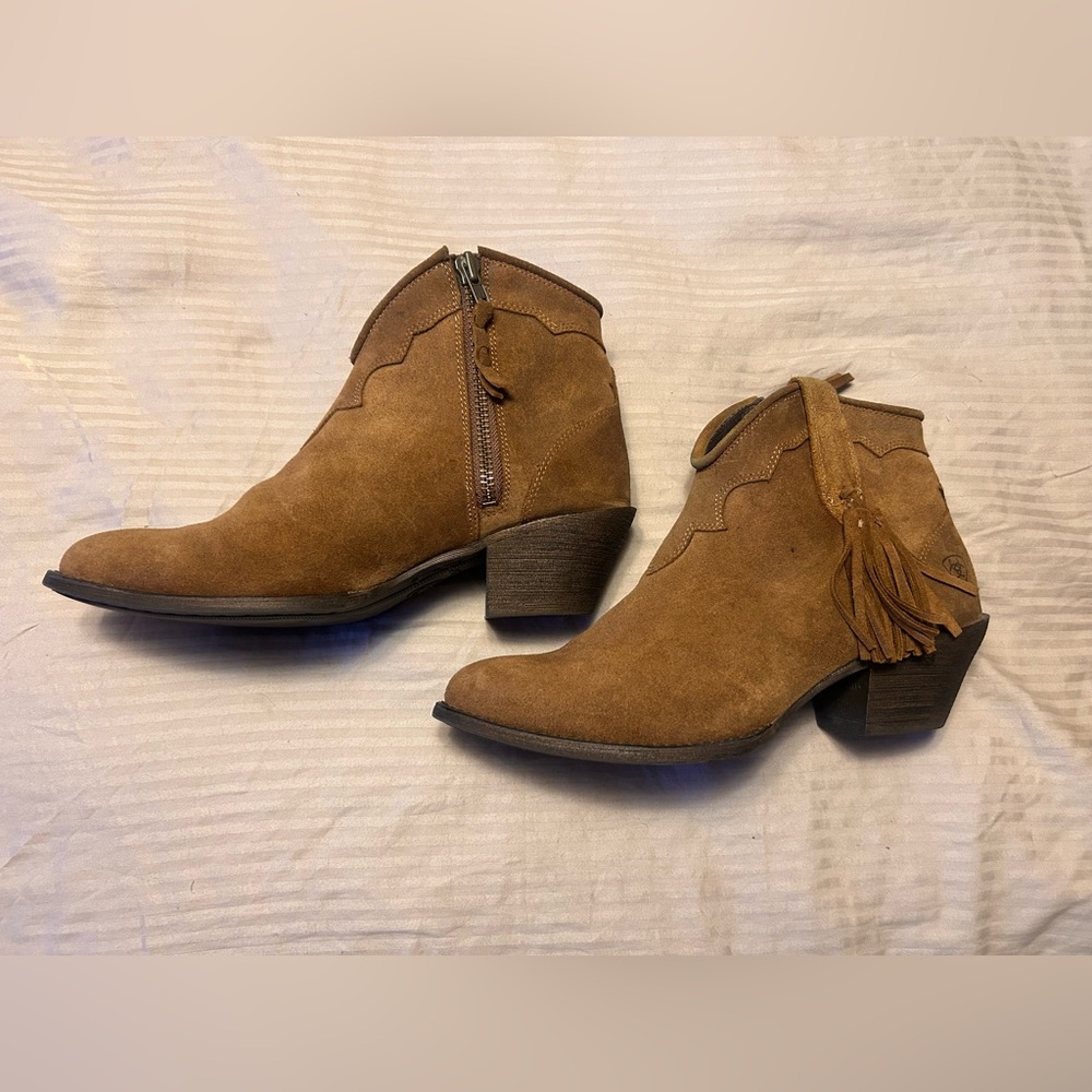 Brand New Ariat Presley Boots size 8 1/2